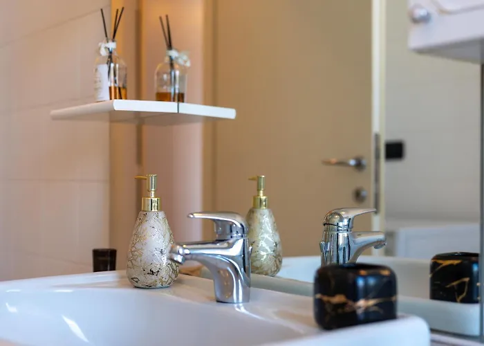 아파트 Private Terrace & 2 Bedrooms Near Bosco Verticale