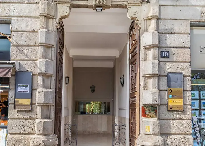 Cadorna House In Apartamento Milão