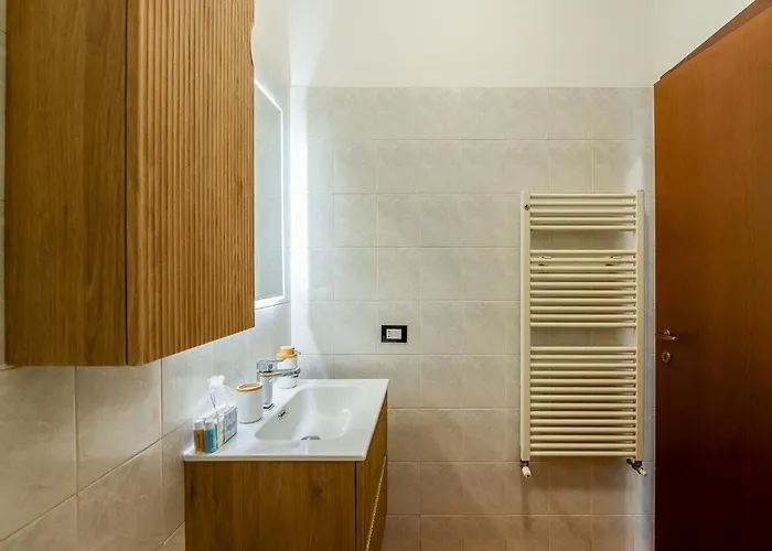 Spacious At 5 Min Walk From Station Milan