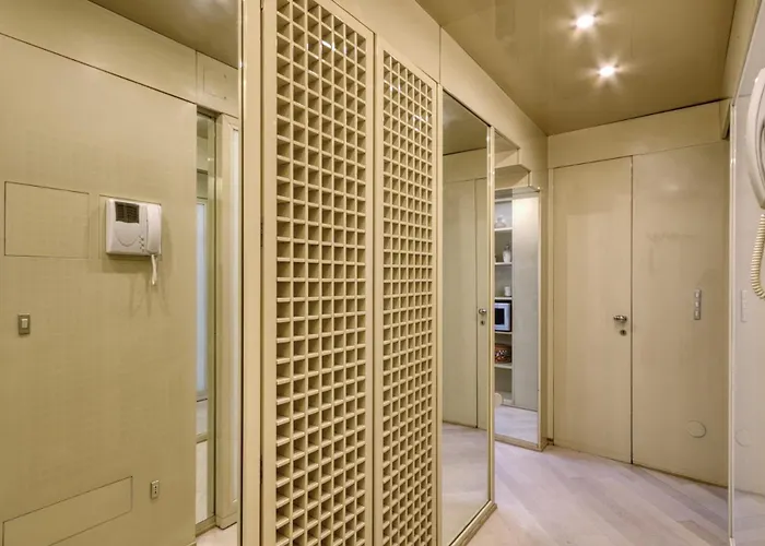 Cerva - Cozy 1 Bedroom With Balcony In San Babila By Rentopolis Daire