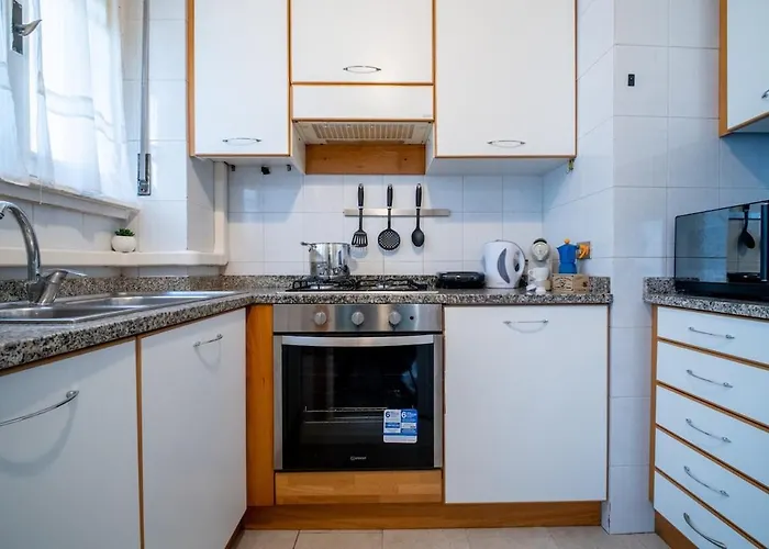 Duomo 10 Minutes Away Spacious 5 Pax Balcony Wifi Ac ميلان