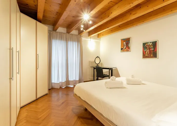 Апартаменты Lunigiana Sondrio - Villaggio Dei Giornalisti Милан