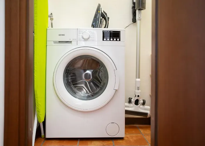 Spacious At 5 Min Walk From Station Apartment