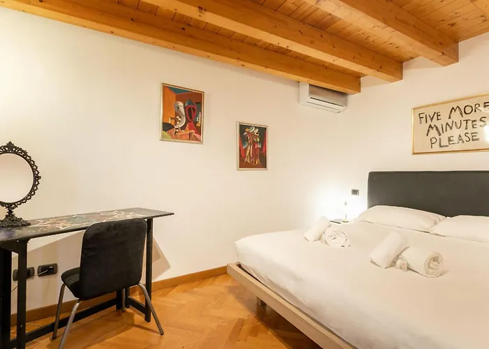 Апартаменты Lunigiana Sondrio - Villaggio Dei Giornalisti Милан