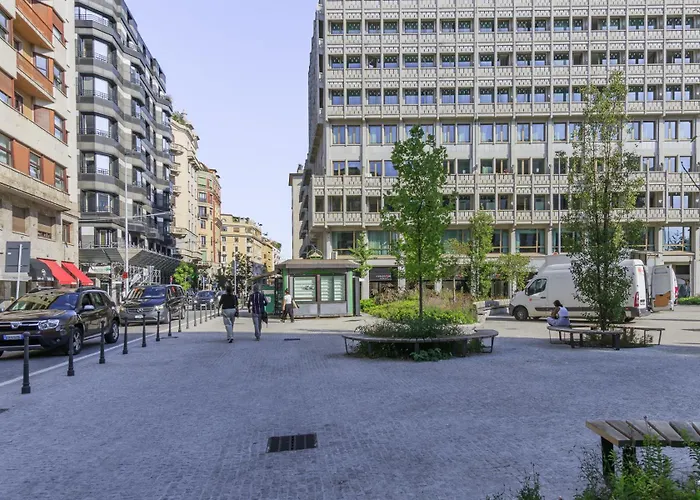 Daire Cerva - Cozy 1 Bedroom With Balcony In San Babila By Rentopolis Milano