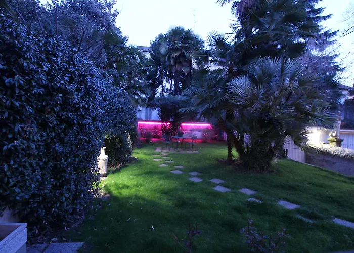 Hotel Charly