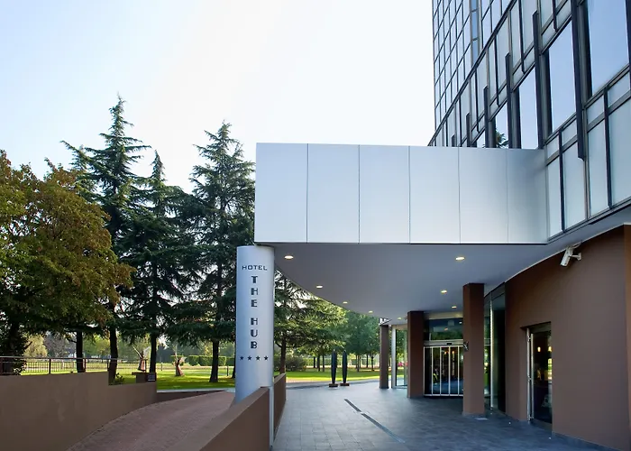 Western The Hub Hotel 4*