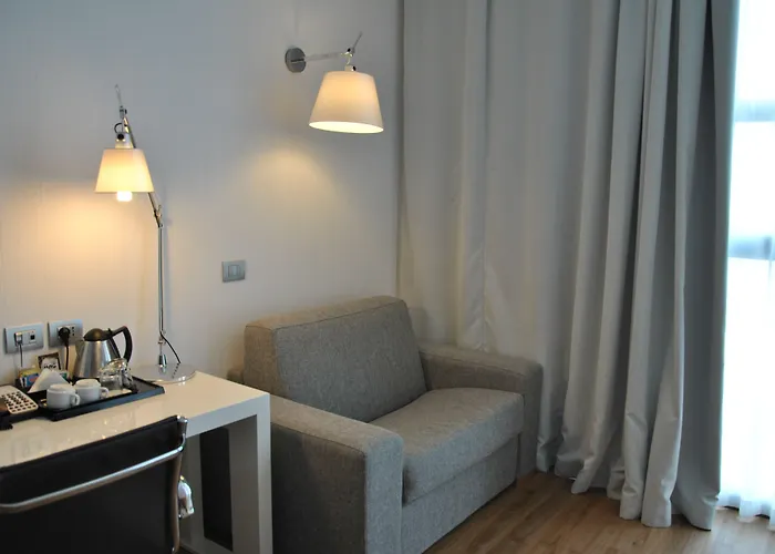 Отель Hilton Garden North 4*