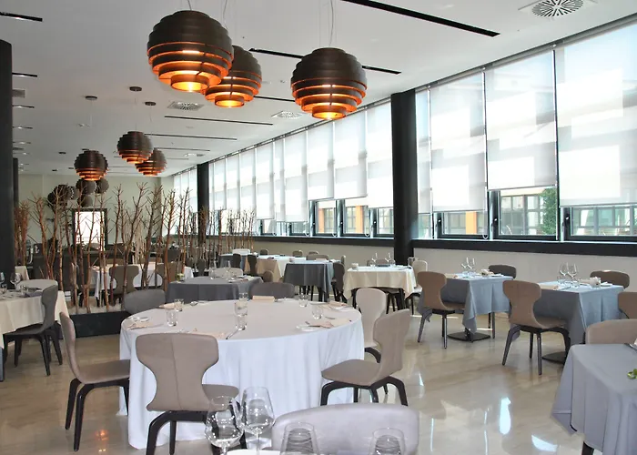 Hilton Garden North Отель