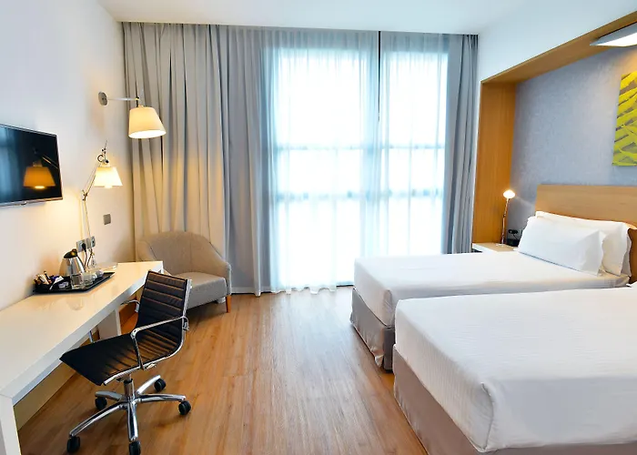 Hilton Garden North Отель