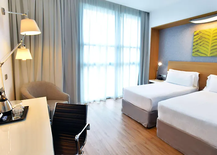 Отель Hilton Garden North 4*