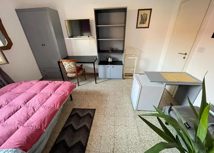 Living Bedroom *