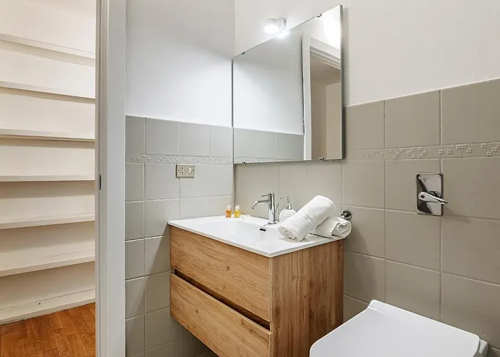 Exclusive 4 Bedrooms In Brera Lägenhet
