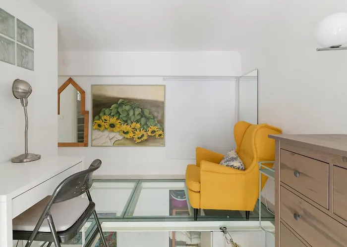 Guesthost - Comfortable Loft Citta Studi Appartement