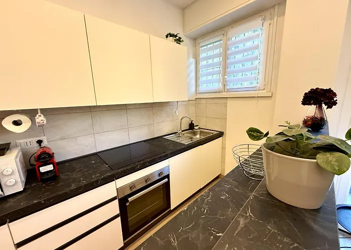 Appartement Metro House *