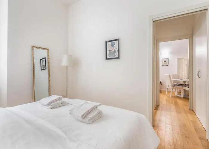 Luxury Via Morgagni 4 Pax Wi-fi Apartment *