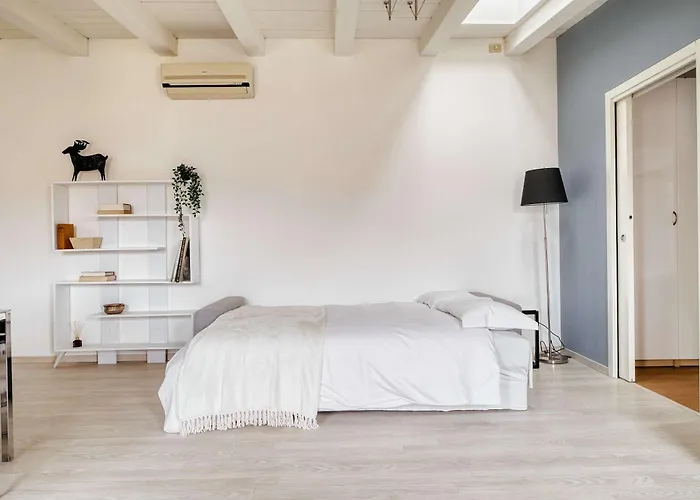 Bright Flat In The Heart Of Porta Venezia Milano