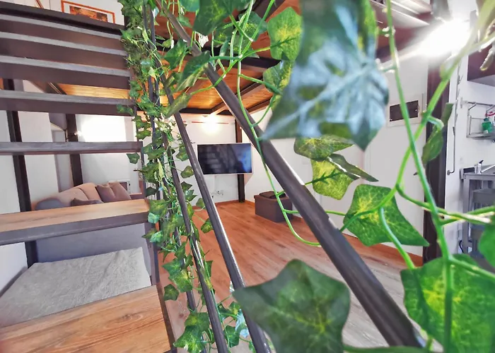 Likehome - Via Scaldasole Loft شقة