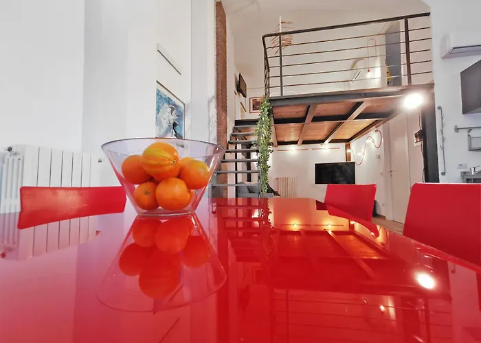 Likehome - Via Scaldasole Loft شقة