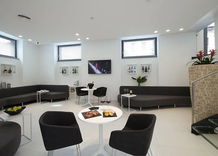 Gatto Bianco Mia ホテル 2*