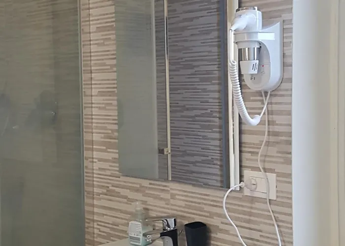 Emmy Ξενοδοχείο *