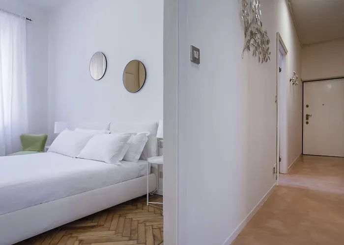Italianway Easy - Nerino 5 Apartament *