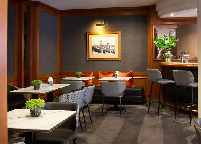 Hotell Starhotels Tourist