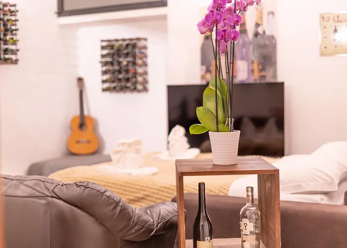 Appartamento La Cantinetta di Milano - The Wine Cave in Milan, huge 110sqm apartment, Milan Central Station *