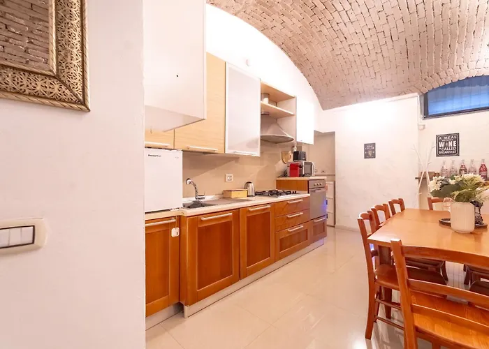 La Cantinetta di Milano - The Wine Cave in Milan, huge 110sqm apartment, Milan Central Station