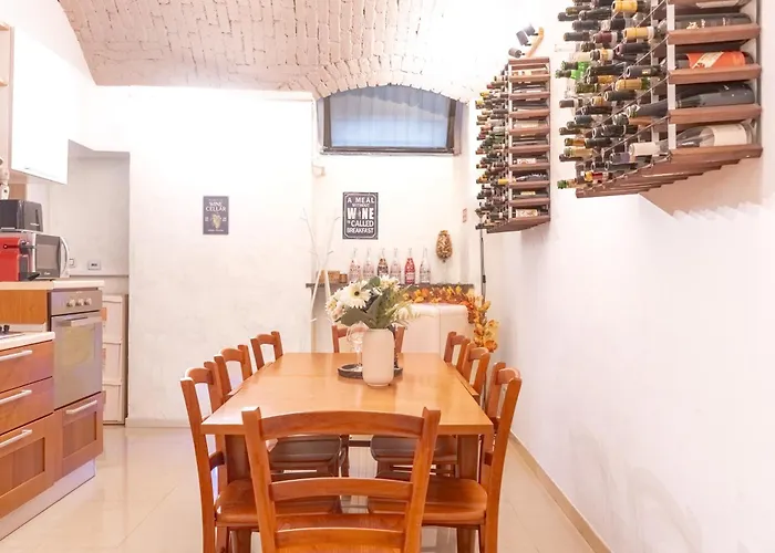 Appartamento La Cantinetta di Milano - The Wine Cave in Milan, huge 110sqm apartment, Milan Central Station