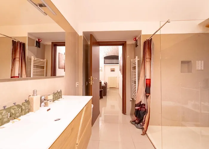 La Cantinetta di Milano - The Wine Cave in Milan, huge 110sqm apartment, Milan Central Station Milano