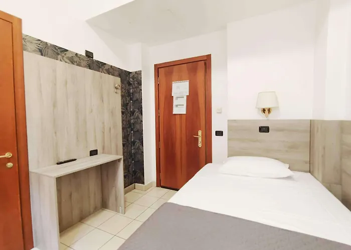 Mondial Hotel 2*