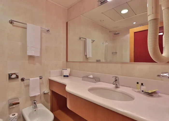 מלון Atahotel Quark
