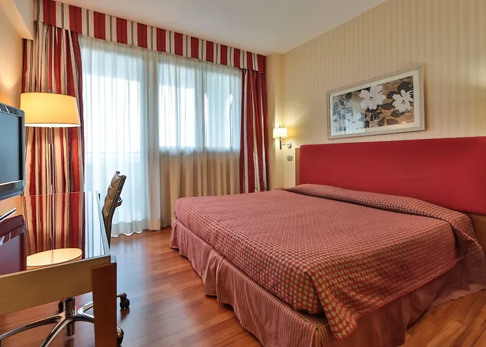 מלון Atahotel Quark
