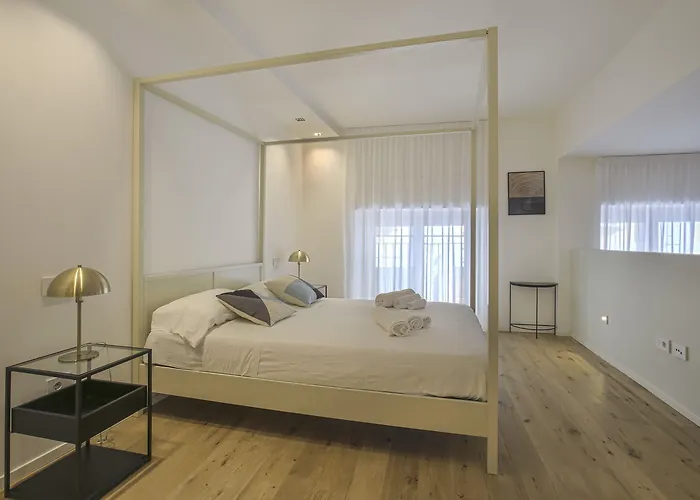 Luxury Suite-hosted By Sweetstay Апартаменты *