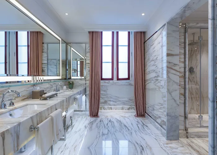 Hotel Portrait - Lungarno Collection Milaan