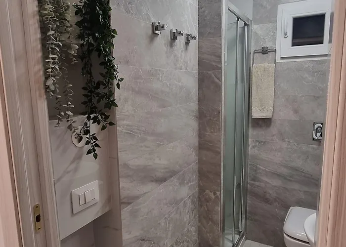 Casa Storica Piazza 5 Giornate Affittacamere 4*