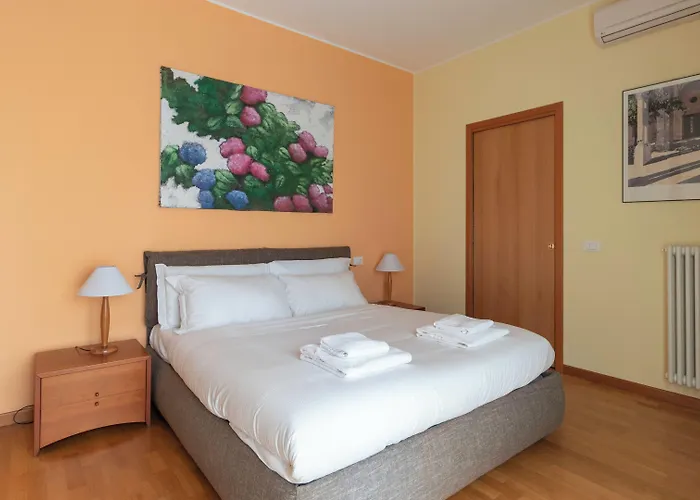 Italianway Comfort - Tolstoi 1 Апартаменты