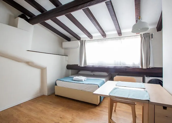 Cozy Near Appartement Milaan