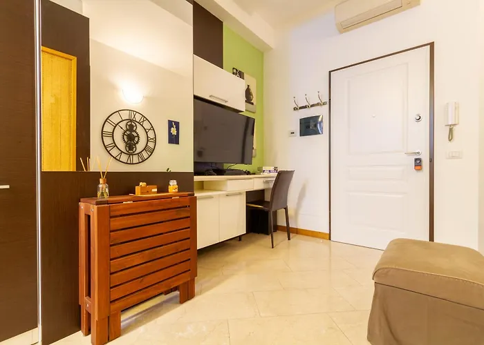 Modern And Cozy In Darsena Area Apartman