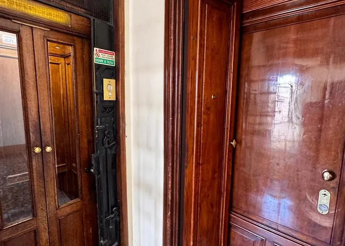 Apartment Charming 2 Bed With Private Baths In Center *