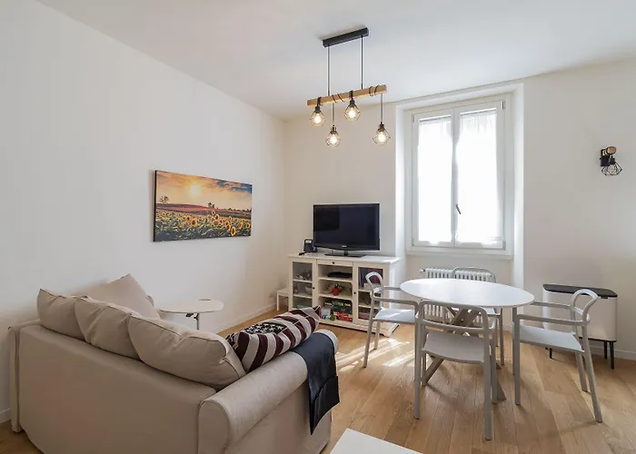 Joivy Cosy 1-bed Near * Milaan