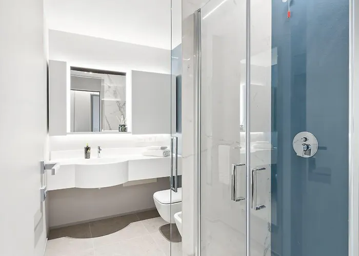 Limehome Via Stresa * ميلان