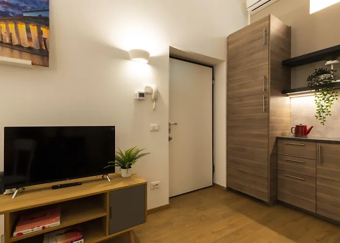 Voghera Fashion District *