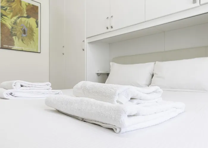 Italianway Easy - Favretto 13 * Mediolan