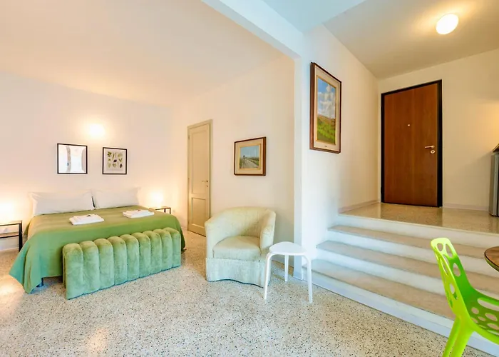 Modern Navigli ミラノ