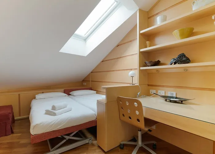 Guesthost - Navigli Modern Flat Apartament *