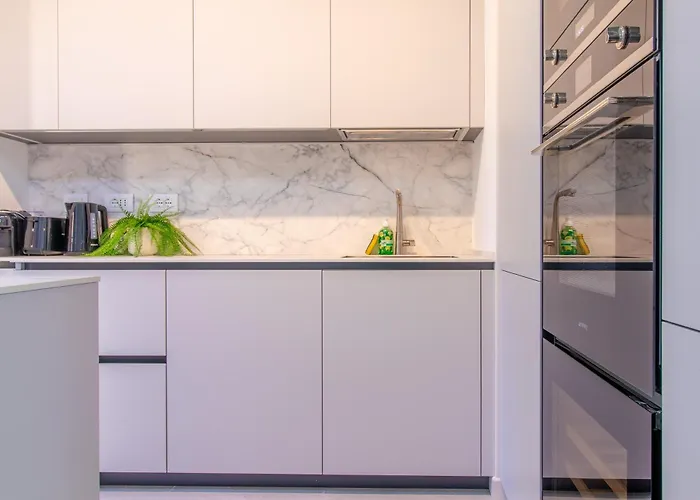 Olgiati Twelve - 3 Charming Bedrooms And Gym شقة