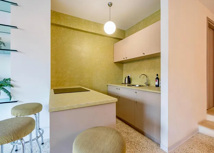 Spacious Navigli Apartment *