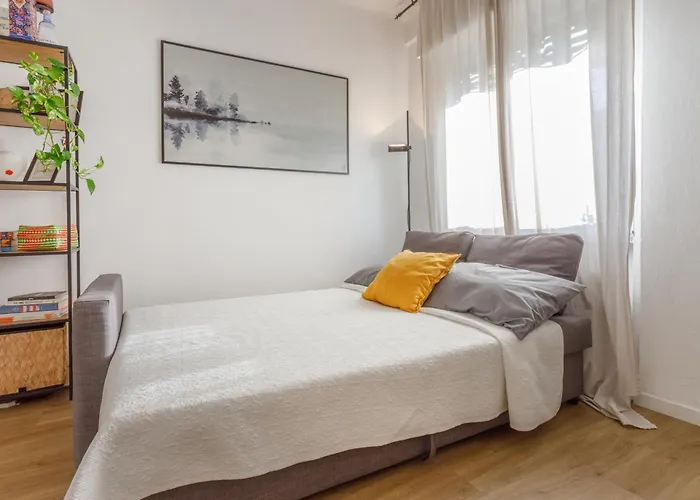 Cosmopolitan House - Modern Bocconi * Milaan